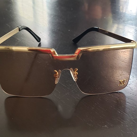 Louis Vuitton gold rimmed sunglasses - Picture 3 of 3